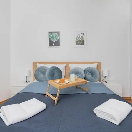 Apartment Family 2 Bedrooms & 1 Km To The By Renters